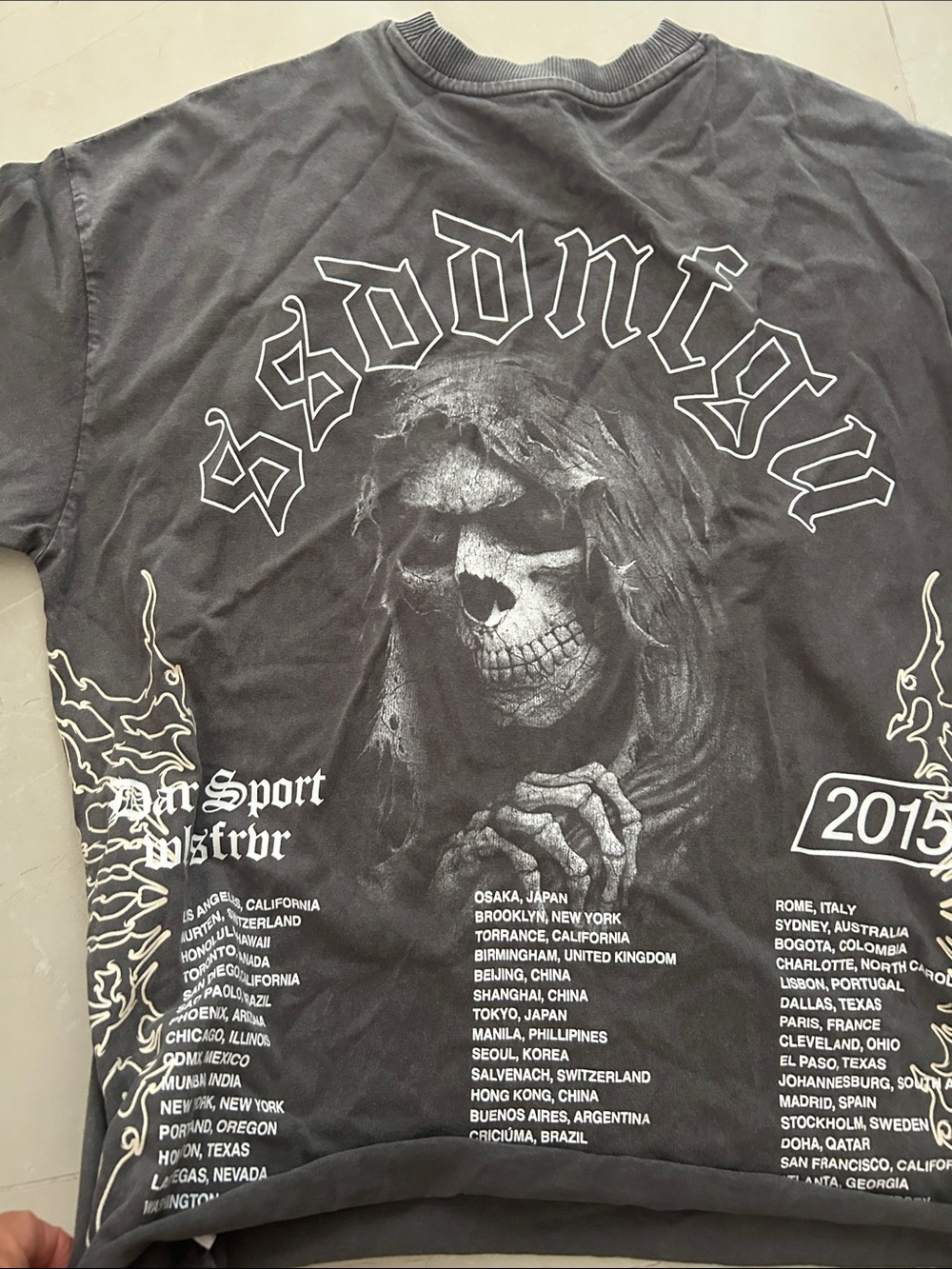 Darc Sport Black Graphic Skull Backprint Tee gray l Raheem box tees sample